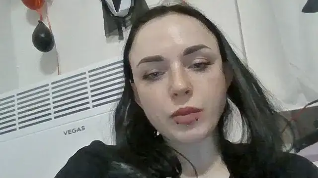 Trinsy_Love élő XXX-chatje