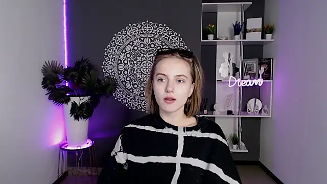 EchoScribe Adlı Modelin Canlı XXX Sohbeti