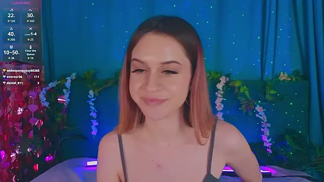 AlinaWalters' Live XXX Chat