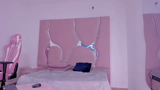 sharithasm's Live XXX Chat