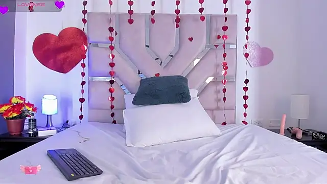 Angel_Lux webkamerás műsora