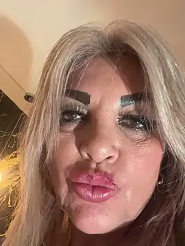 XXX chat uživo modela scarlett_sexx69