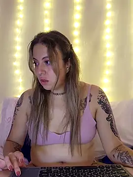 Chat +18 de FatalAllure_Trio ao vivo