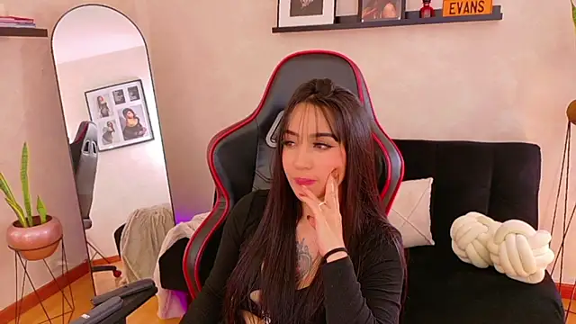 EmmyEvans1 Live XXX Chat