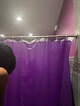 CoCoGoddess_: διαδικτυακό σόου στην κάμερα