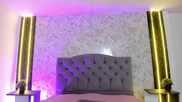 GiannaSlimJB Chat XXX in diretta