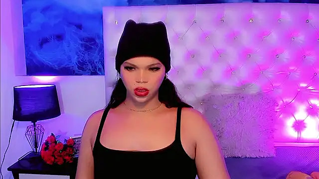 Keira_Fox31 Adlı Modelin Canlı XXX Sohbeti