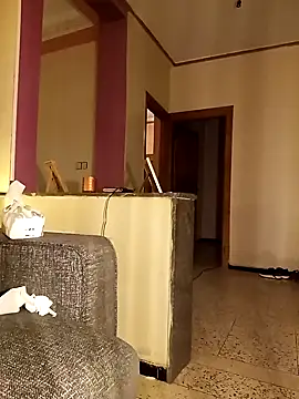 LONA-_- élő XXX-chatje