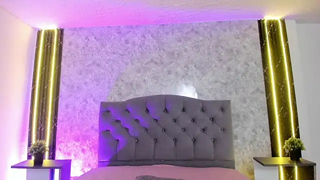 GiannaSlimJB Live XXX-Chat