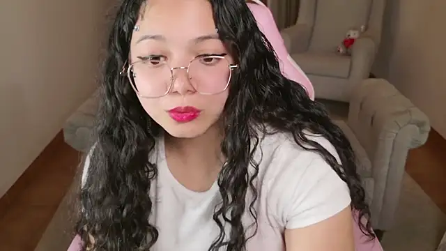 Chat +18 de SelenaBlumX ao vivo