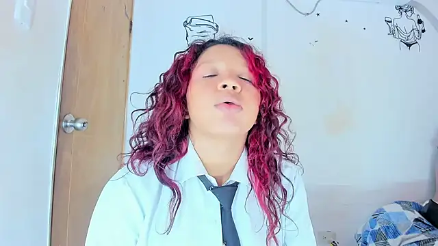 Emily_Coper18のライブXXXチャット