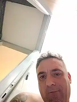 wifesfuckerpu's Live XXX Chat