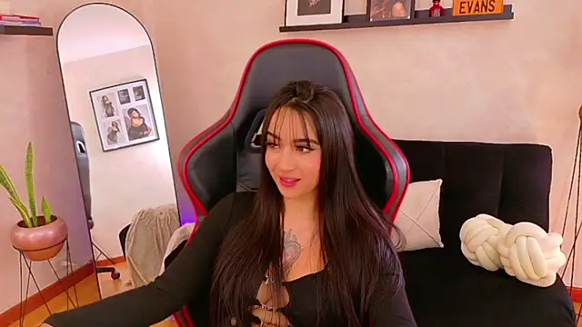 EmmyEvans1 Live XXX-chat