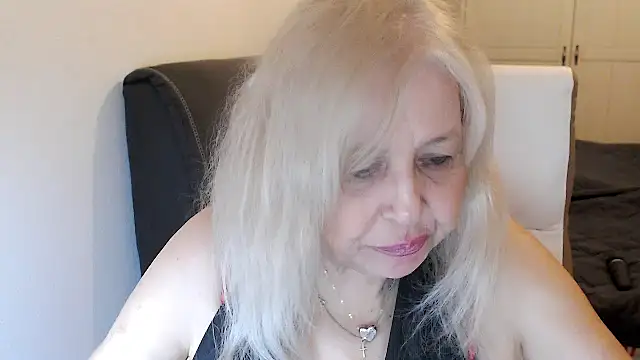 Chat +18 de SusiLifeXXX ao vivo