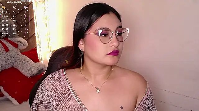 XXX chat uživo modela heluejamil