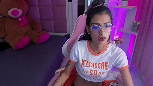 KarlaSlutSkinny__'s Live XXX Chat