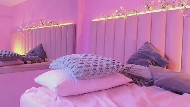 KellyOlsenbe Adlı Modelin Canlı XXX Sohbeti