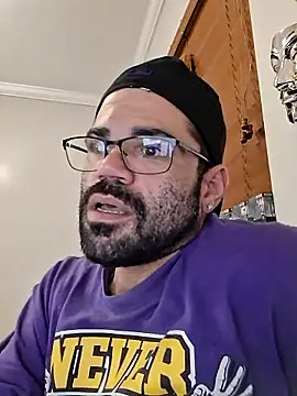 Zander823 live XXX chat