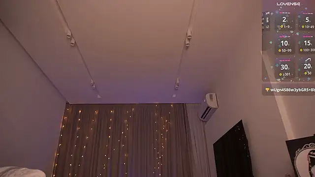 Chat +18 de Adalin_Moore ao vivo