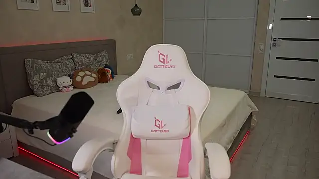 luna_young: απευθείας συνομιλία ΧΧΧ