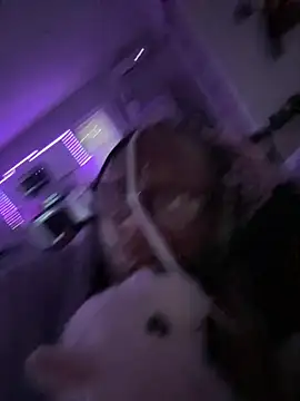 Pokazy przed kamerką – xouniq