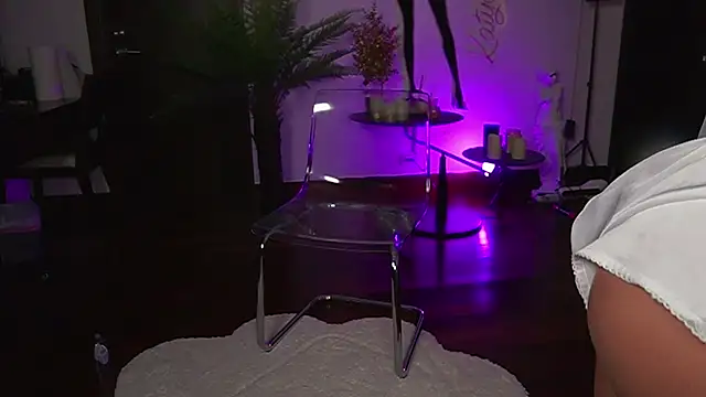 Katyerave Adlı Modelin Canlı XXX Sohbeti