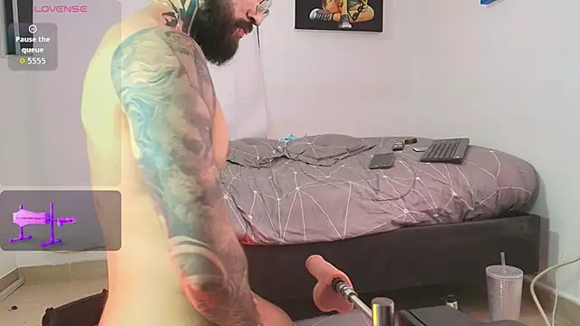 Show modela Apolo_Bianco_ na web-kameri