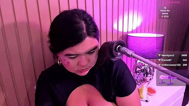 klhoe_boobs: онлайн-секс-чат