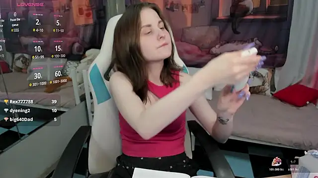 XXX chat uživo modela KiraDuvall