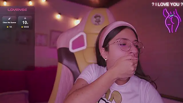 XXX chat uživo modela milly_kenner