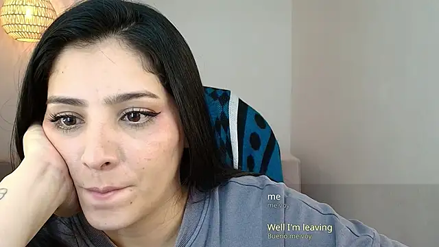XXX chat uživo modela YummyAnna_