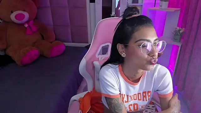 KarlaSlutSkinny__ Chat XXX in diretta