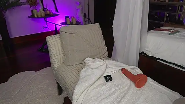 Katyeraveのウェブカメラショー