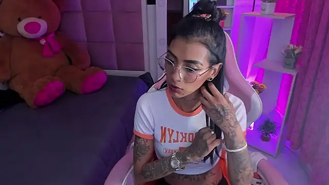 KarlaSlutSkinny__ – Naživo XXX chat
