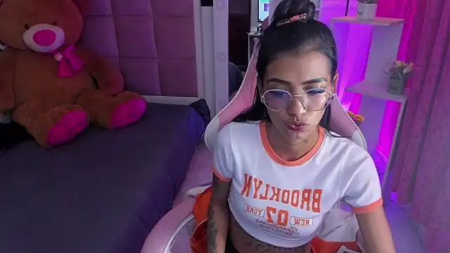 Chat XXX en directo de KarlaSlutSkinny__