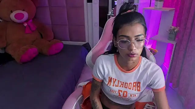 KarlaSlutSkinny__ Live XXX-chat