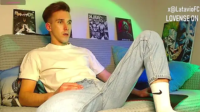 Midnighter_ Pertunjukan Webcam