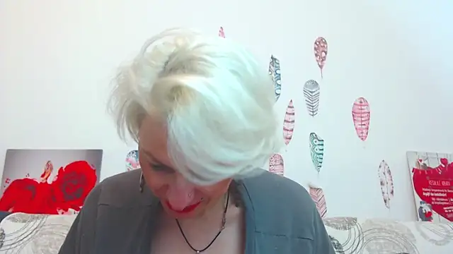 Playful_Goldie_WOW__ Adlı Modelin Canlı XXX Sohbeti