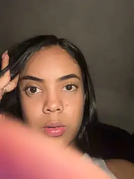 NAUGHTY_LITTLE_18 Live XXX-chat