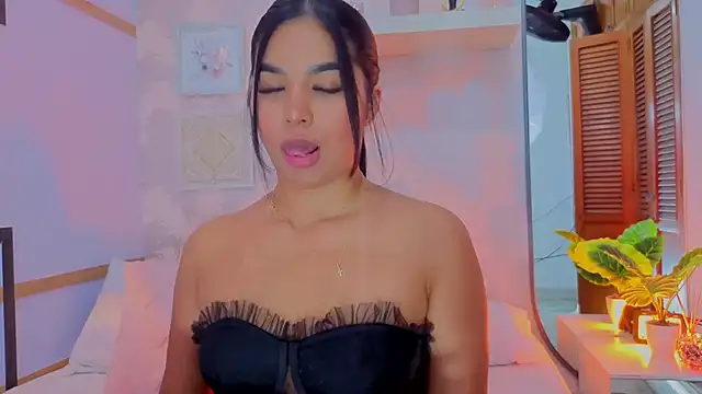 XXX chat uživo modela CharlotteGraay