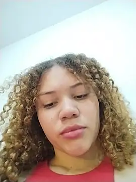 XXX chat uživo modela SirenRouge_69