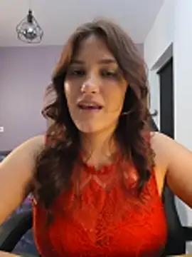 MiaRides19 élő XXX-chatje