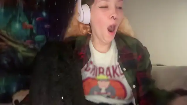 FRRANNKIE: διαδικτυακό σόου στην κάμερα