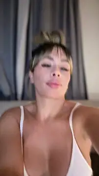 Holli_woul Webcam-Show