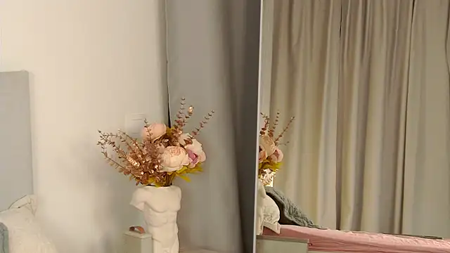 Chat +18 de KatieRouge__ ao vivo