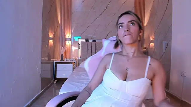 XXX chat uživo modela your_whore_Salome