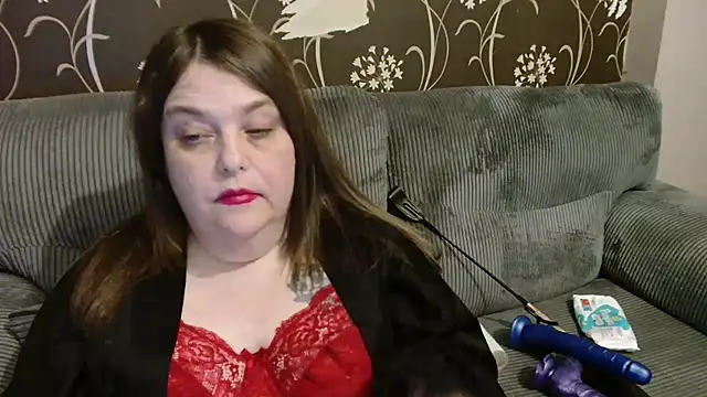 HousewifeMilf_Courtney: онлайн-секс-чат