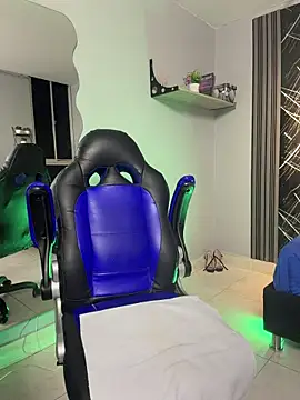 Show modela Yelena03 na web-kameri