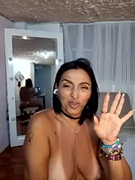 zullyxhot Adlı Modelin Canlı XXX Sohbeti