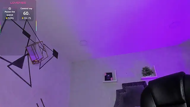 Chatroom XXX en direct de EmiliaRose_